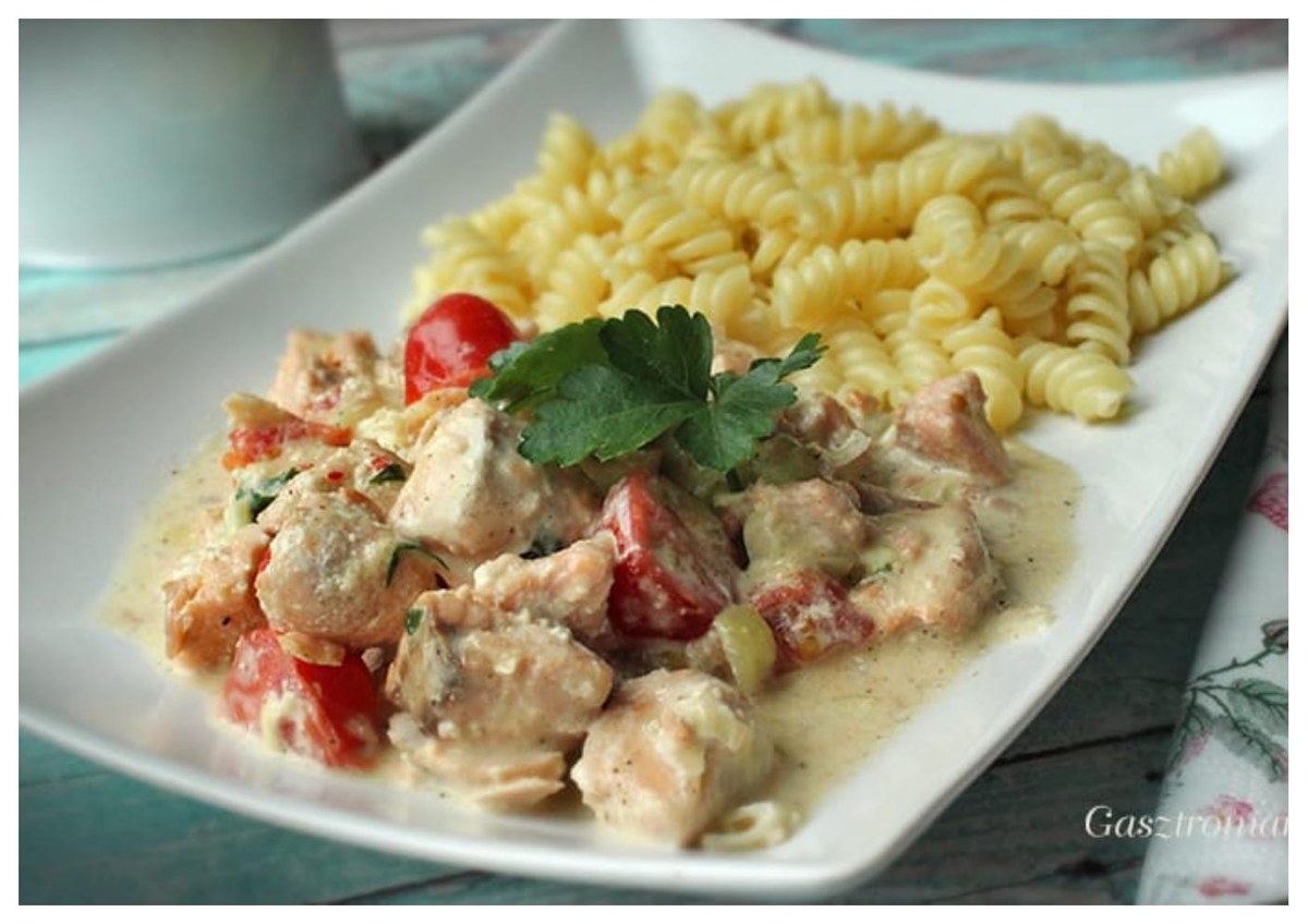 Chicken in Cream Sauce — Kyrgyz dish