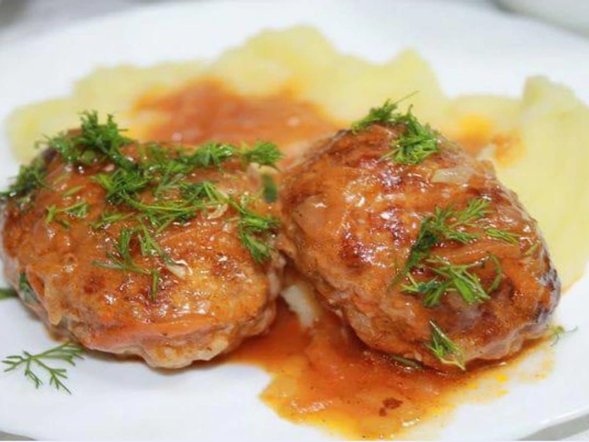 Kotleta with Mashed Potato — Kyrgyz dish